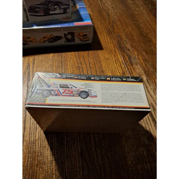 1989 Monogram Neil Bonnett Valvoline Pontiac Stock Race Car 75 NASCAR Kit Sealed - Picture 3 of 6